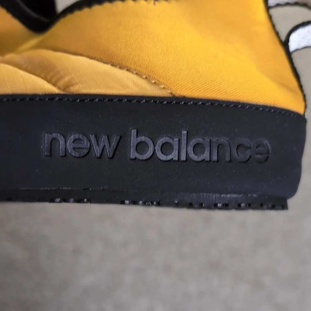 New Balance Caravan Moc V2 Slipper Size 8.0 Black/Yellow Unisex W9.5 Recovery